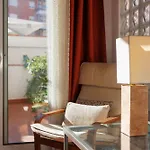 Aparteasy - Private Terrace, 3-Bedroom Apartment