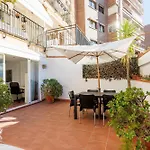 Aparteasy - Private Terrace, 3-Bedroom Apartment