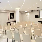 Lamaro Hotel