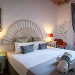 Primavera Hostal