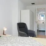 Three Bedroom Two Bathroom Apartment Close To Beach