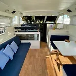 Barco Amplio Con 2 Camarotes / Comfy Boat With 2 Bedrooms - Barcelona