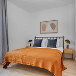 Blueground Vila De Gracia Furniture Decor Bcn-72