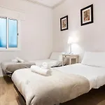 Eixample Ac, Sunlit Balcony & Prime Location