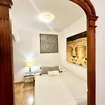 Private Rooms In City Center
