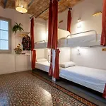 Primavera Hostal