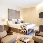 Lamaro Hotel