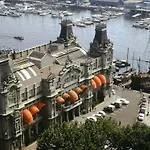 Port Vell! Beach Barcelona Centro!