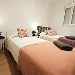 By Universitat Private Rooms