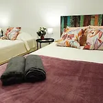 By Universitat Private Rooms