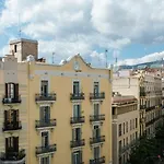 Luxurious With Awesome Rooftop