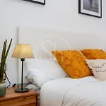 Cozy Apartment Near Sagrada Familia