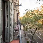 12Crc1038 - Big & Cozy 2Bed Apartment In The City