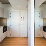 Aparto Cristobal De Moura Hall Of Residence - Only For Students In Barcelona
