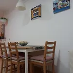 Cozy Apartment Near The Beach