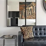 One Bedroom Apartment City Center