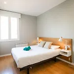 24Mal1073-Marvellous 2Br Flat Near Sagrada Familia