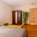 Elegant 3-Bedroom Apartment In The Heart Of Bcn