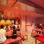 Amistat City Hostel Barcelona
