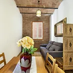 Great Apartment In Sagrada Familia With Balcony