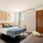 Amazing 3 bedroom penthouse in Plaza España