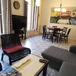 Spacious Aptmt Close To Pl Universidad And Pl Catalunya, 2,5 Bedrooms, Balcony, Heating, Elevator Min 31 Nights