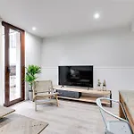 Lucasland Apartments Barcelona