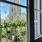 BarcelonaForRent Plaza Sagrada Familia Apartment