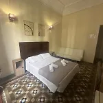Hostal Balmes Centro
