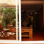 Suitur Courtyard Apartment