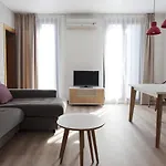 Mh Apartments S. Familia