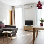 Mh Apartments S. Familia