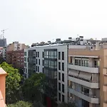 Lovely And Convenient Sagrada Familia Apartment