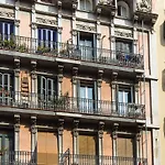 Lovely And Convenient Sagrada Familia Apartment