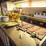 Amistat Beach Hostel Barcelona
