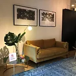 Uma Suites Bruc