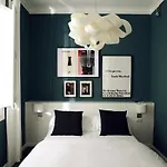 Close to Passeig de Gracia B&B