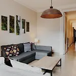 Plaza Universidad Apartments