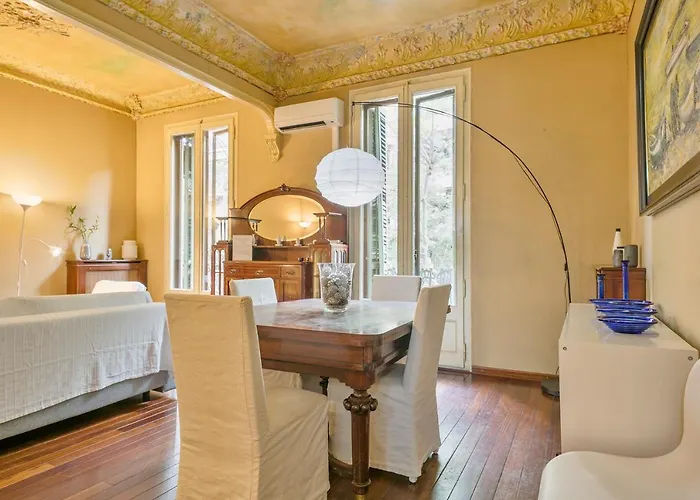 Aribau Apartment