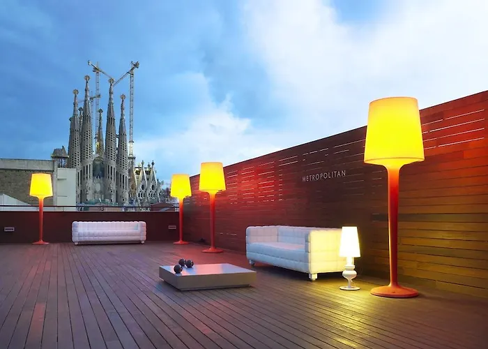 Metropolitan Sagrada Familia - Adults Only