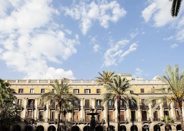 Las Ramblas Pasaje Bacardi Apartments