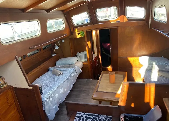 Fantastic Sailing Boat To Sleep In Barcelona