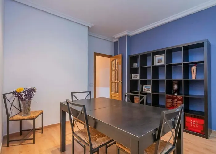 Renovated 4BD 2BTH with terrace in Plaza España