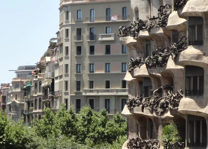 Claris Apartments