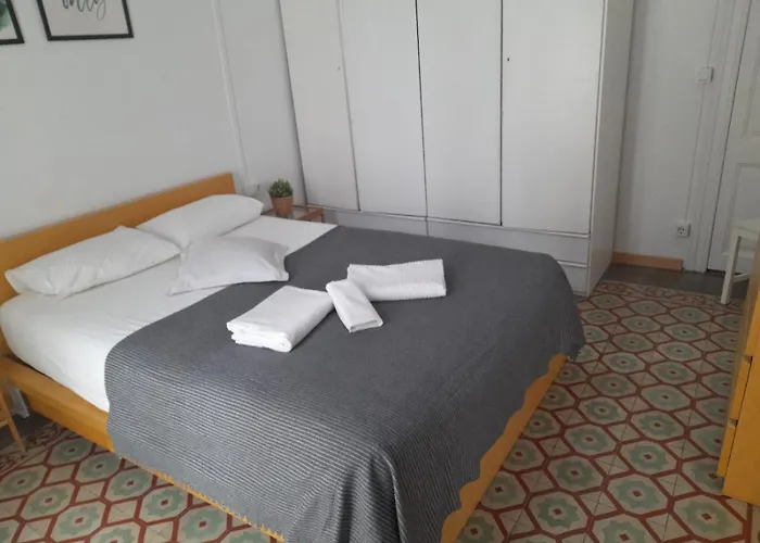 1 Casual Apartments