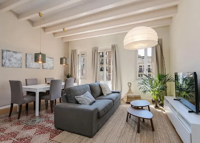 Luxurious With Awesome Rooftop