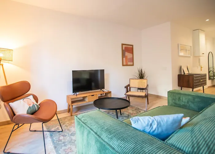 12Crc1038 - Big & Cozy 2Bed Apartment In The City