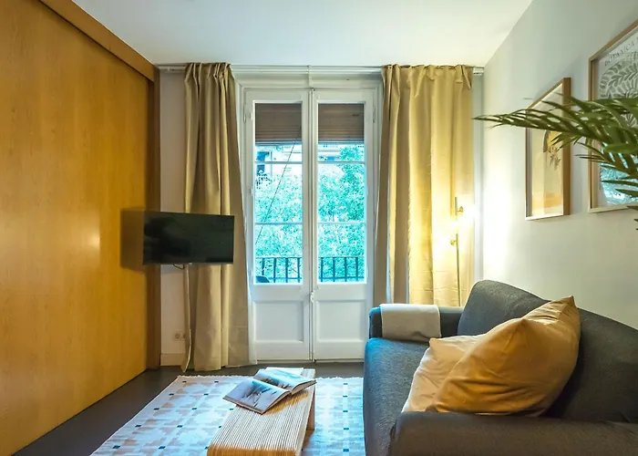 Dana - Enjoy Apartments Rocafort