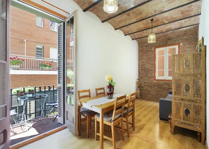Great Apartment In Sagrada Familia With Balcony