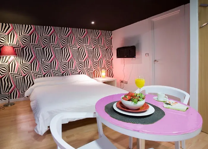 Apartamentos Colon 3000